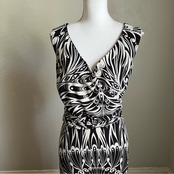 Taylor Sleeveless V Neck Twisted Waist Dress Plus Size 22W Black White - Picture 3 of 15